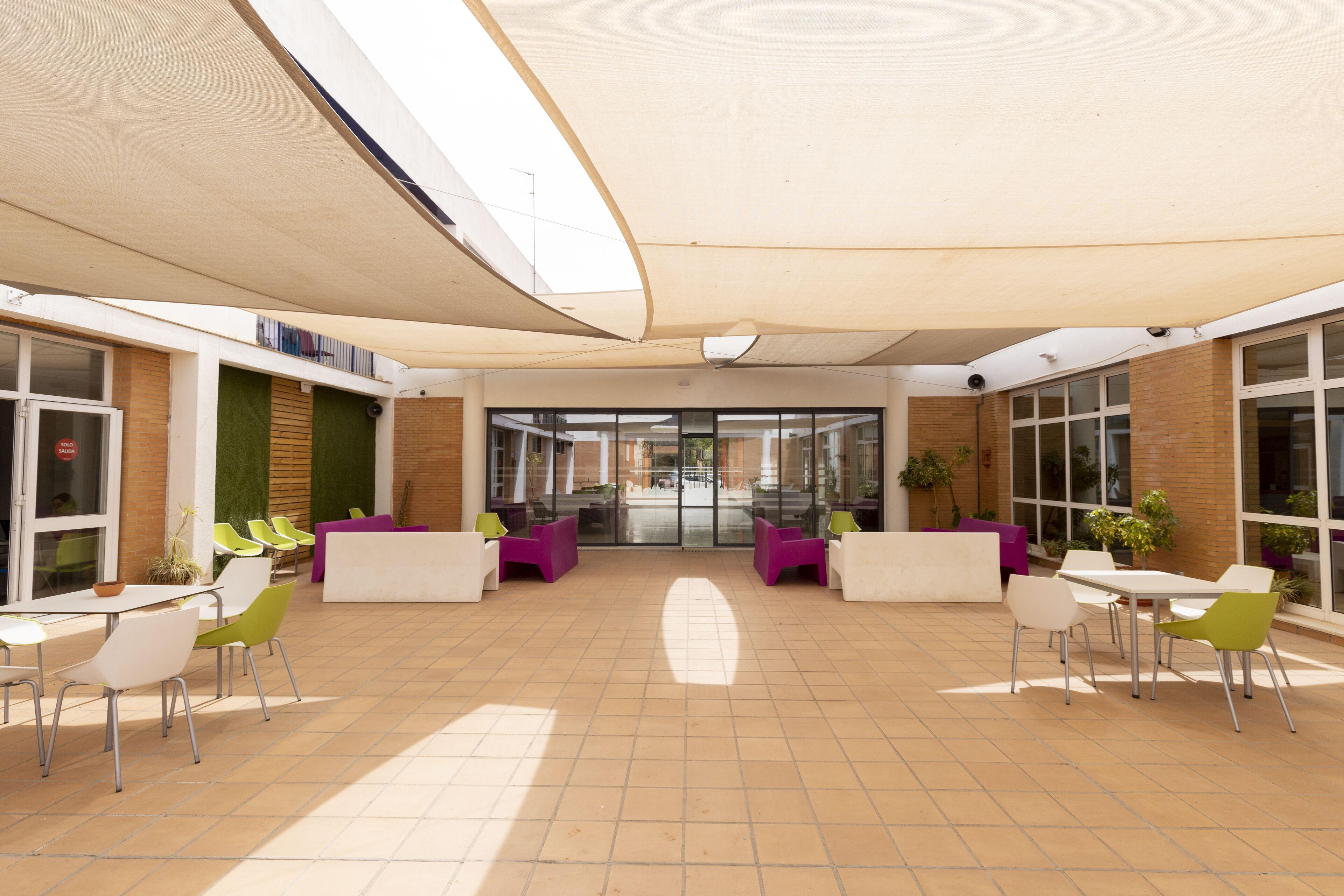 Albergue Inturjoven Sevilla — Photos 1